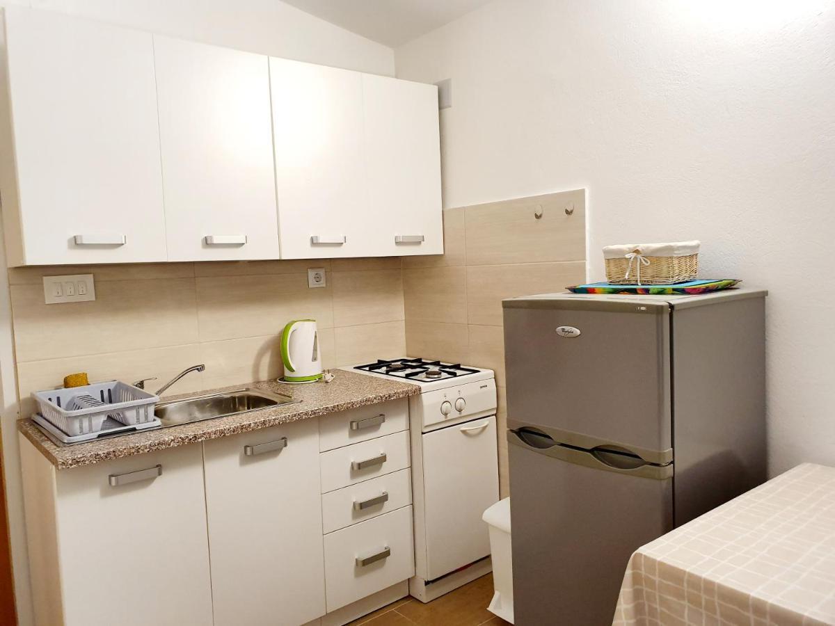 Apartamani Katarina Vl.Ilija Jusup Appartement Starigrad Paklenica Buitenkant foto