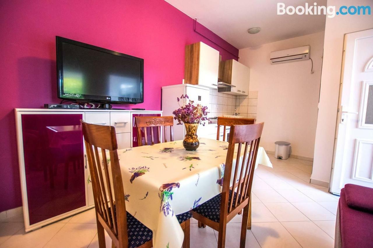Apartamani Katarina Vl.Ilija Jusup Appartement Starigrad Paklenica Buitenkant foto