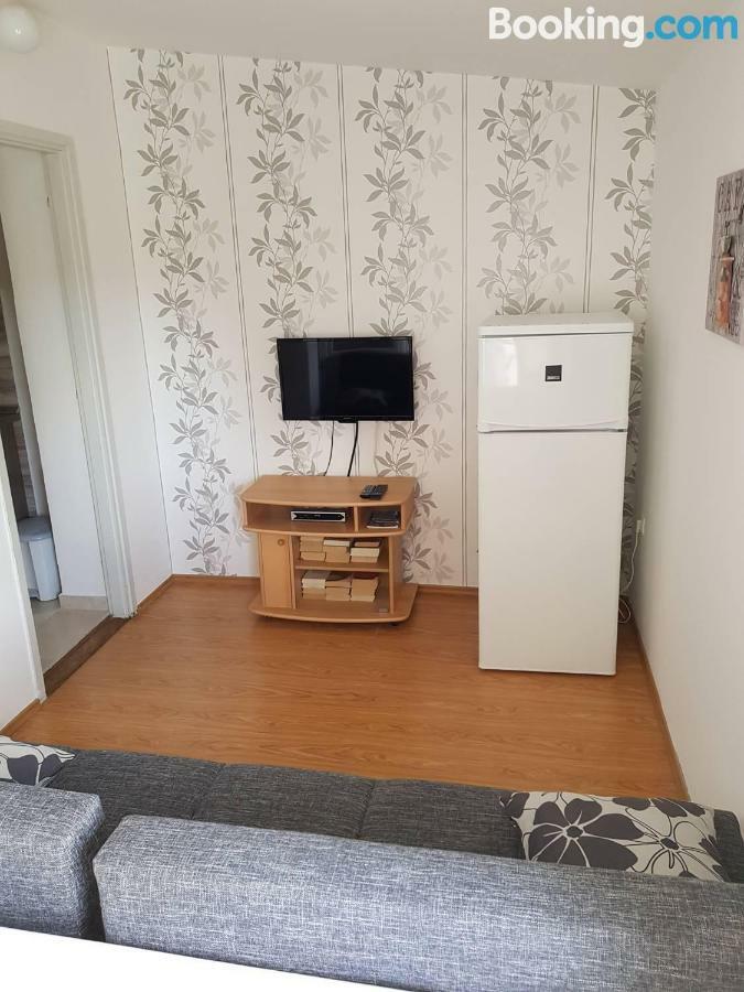 Apartamani Katarina Vl.Ilija Jusup Appartement Starigrad Paklenica Buitenkant foto