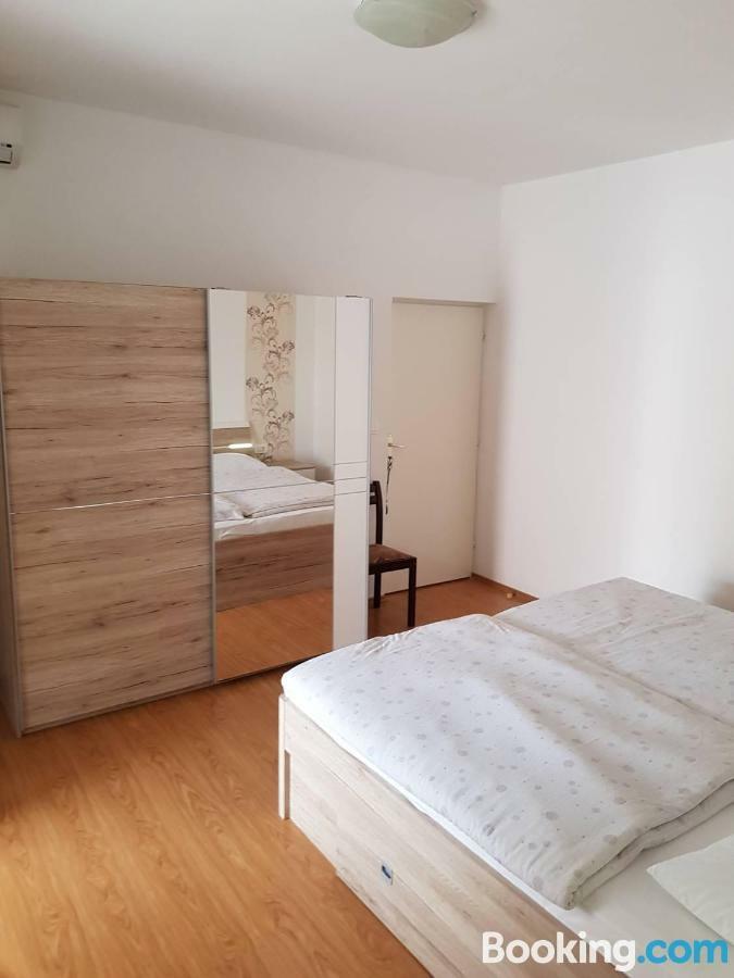 Apartamani Katarina Vl.Ilija Jusup Appartement Starigrad Paklenica Buitenkant foto